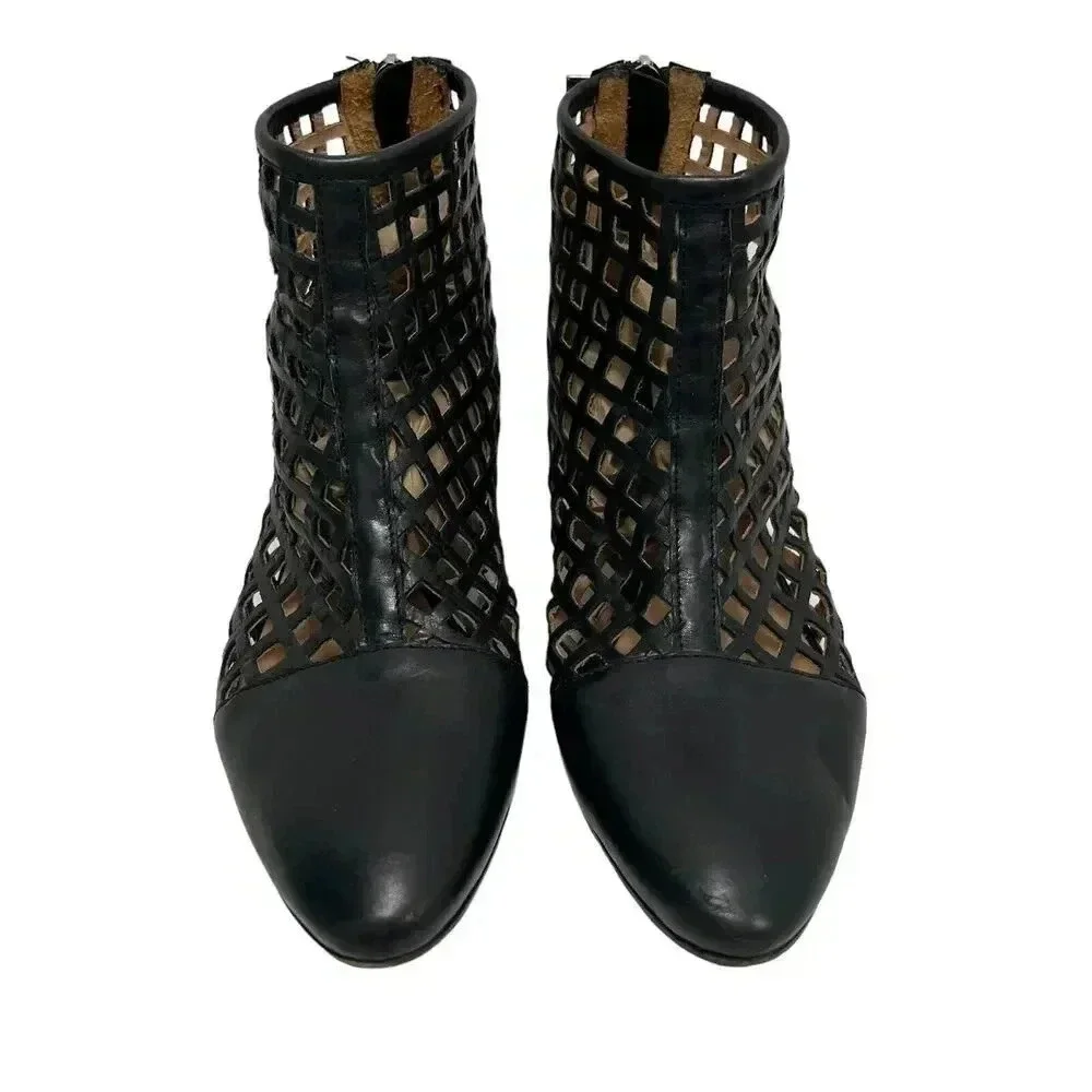 Aquatalia Perforated Fishnet Laser Cut Ankle Booties Black Leather Women’s 6 - Picture 4 of 10